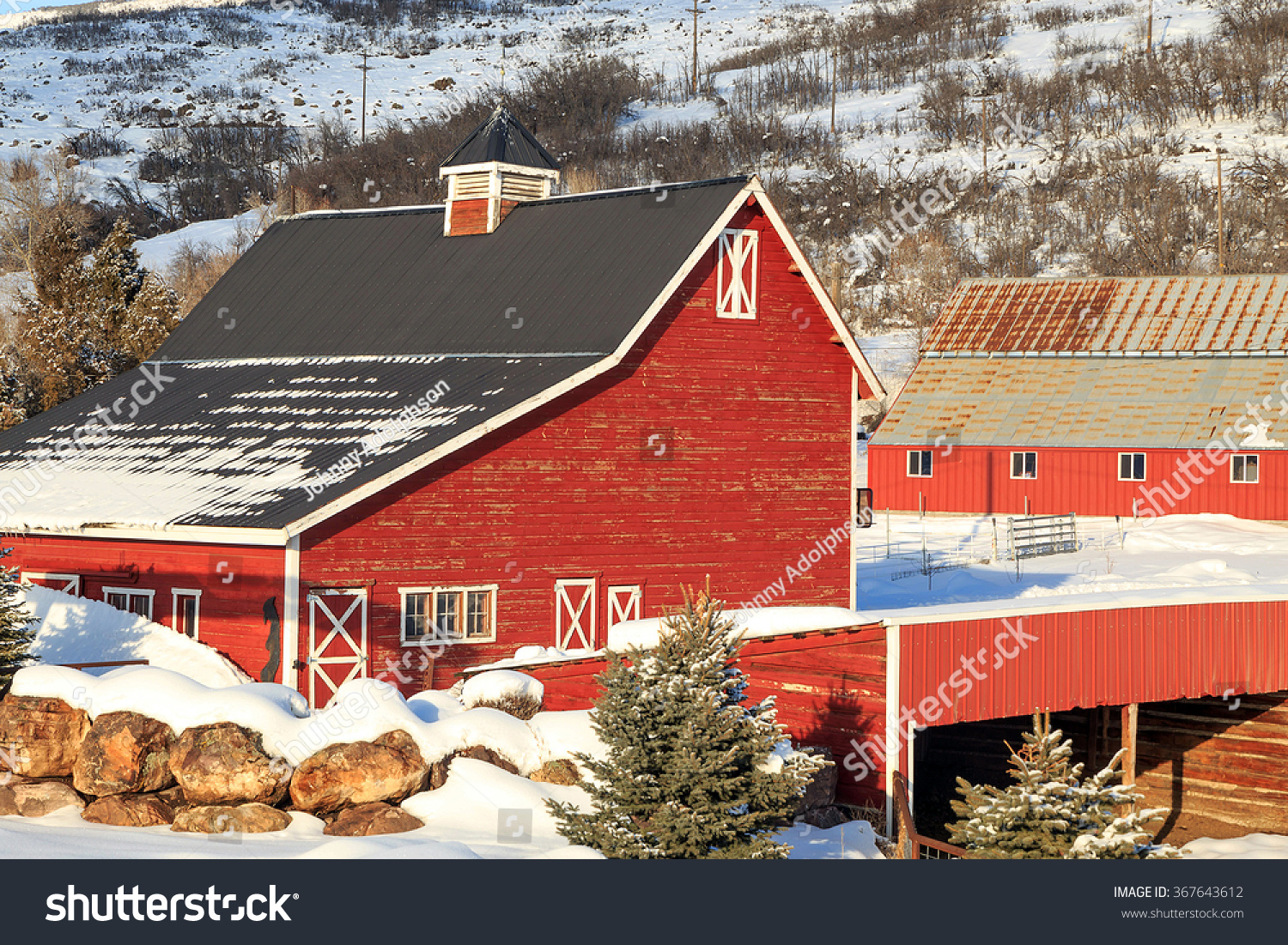 Red Barn In Rural Utah Usa Stock Photo 367643612 Shutterstock