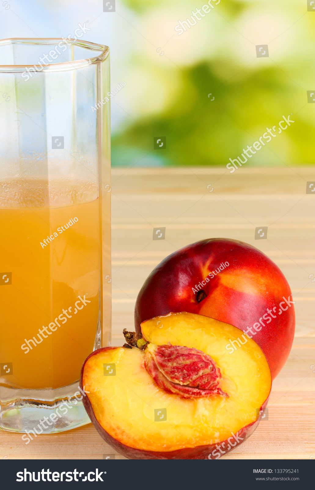 Ripened peach crack juice