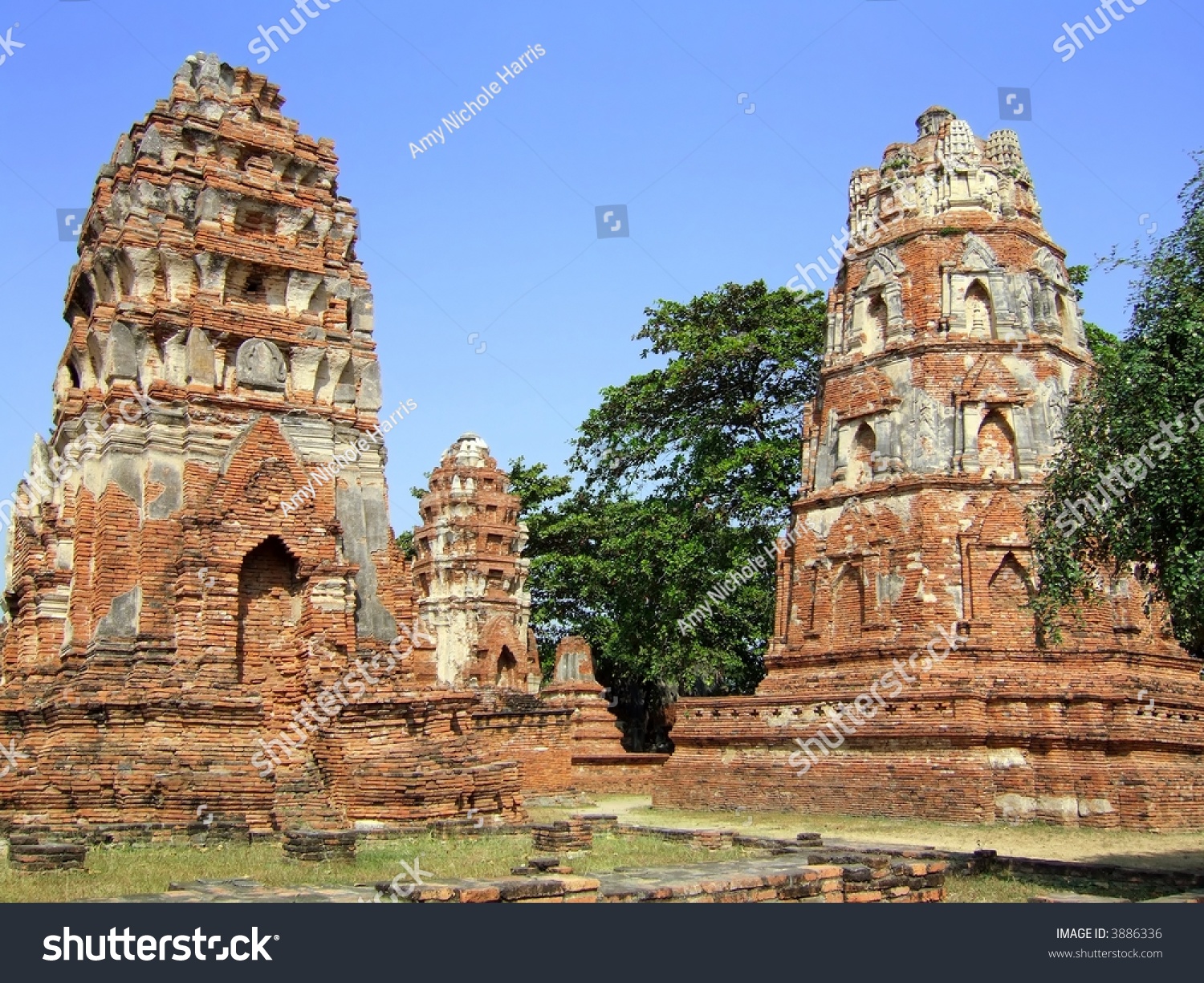 Ruins Thai Buddhist Temple Wat Mahatat Stock Photo 3886336 ...