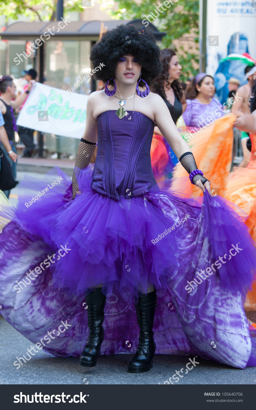 San franscisco gay pride 2010 Tranny has huge cock