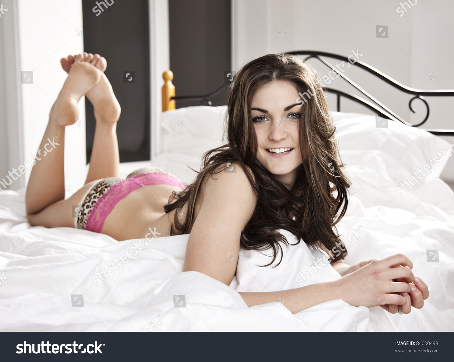 coco big ass naked men and women kiss in bed naked