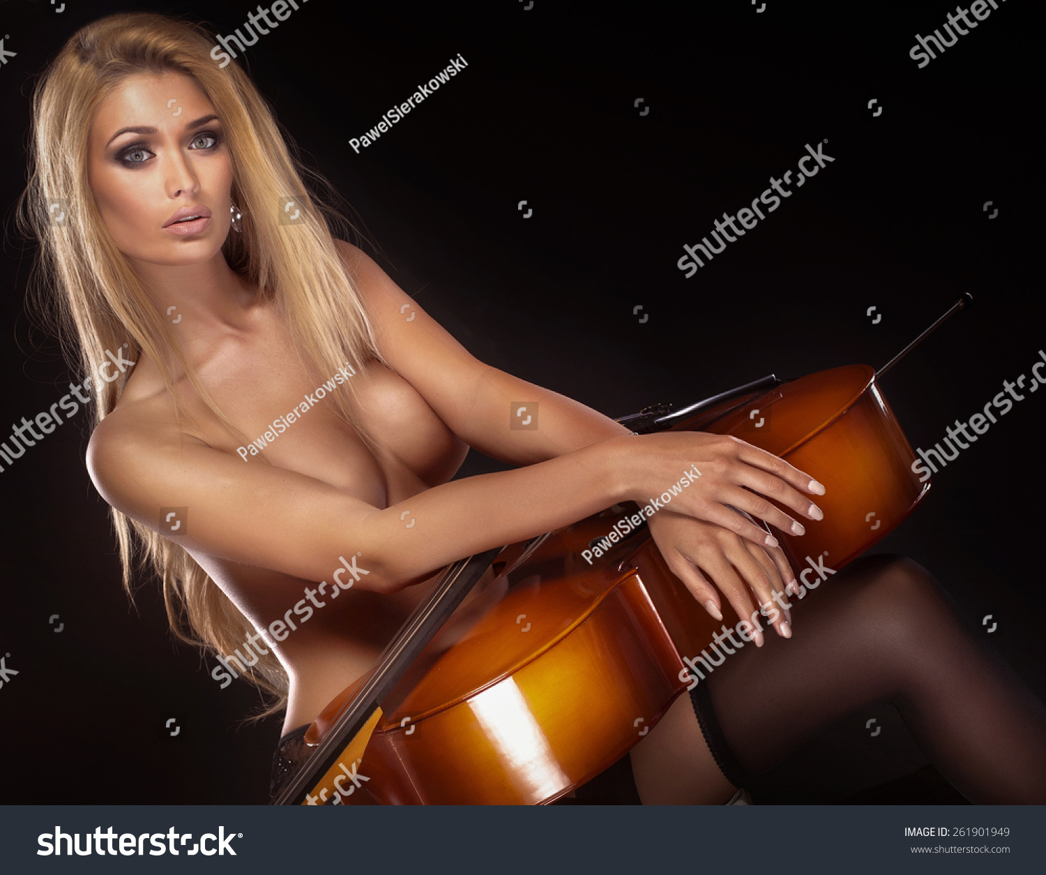 Cello Nude 13
