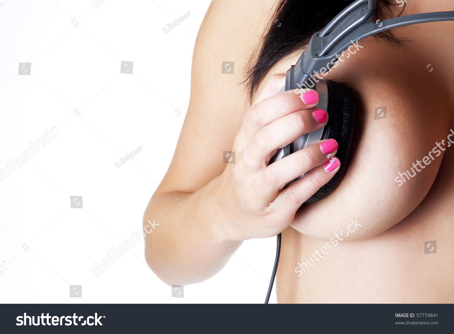 boobs and headphones lesebian porn