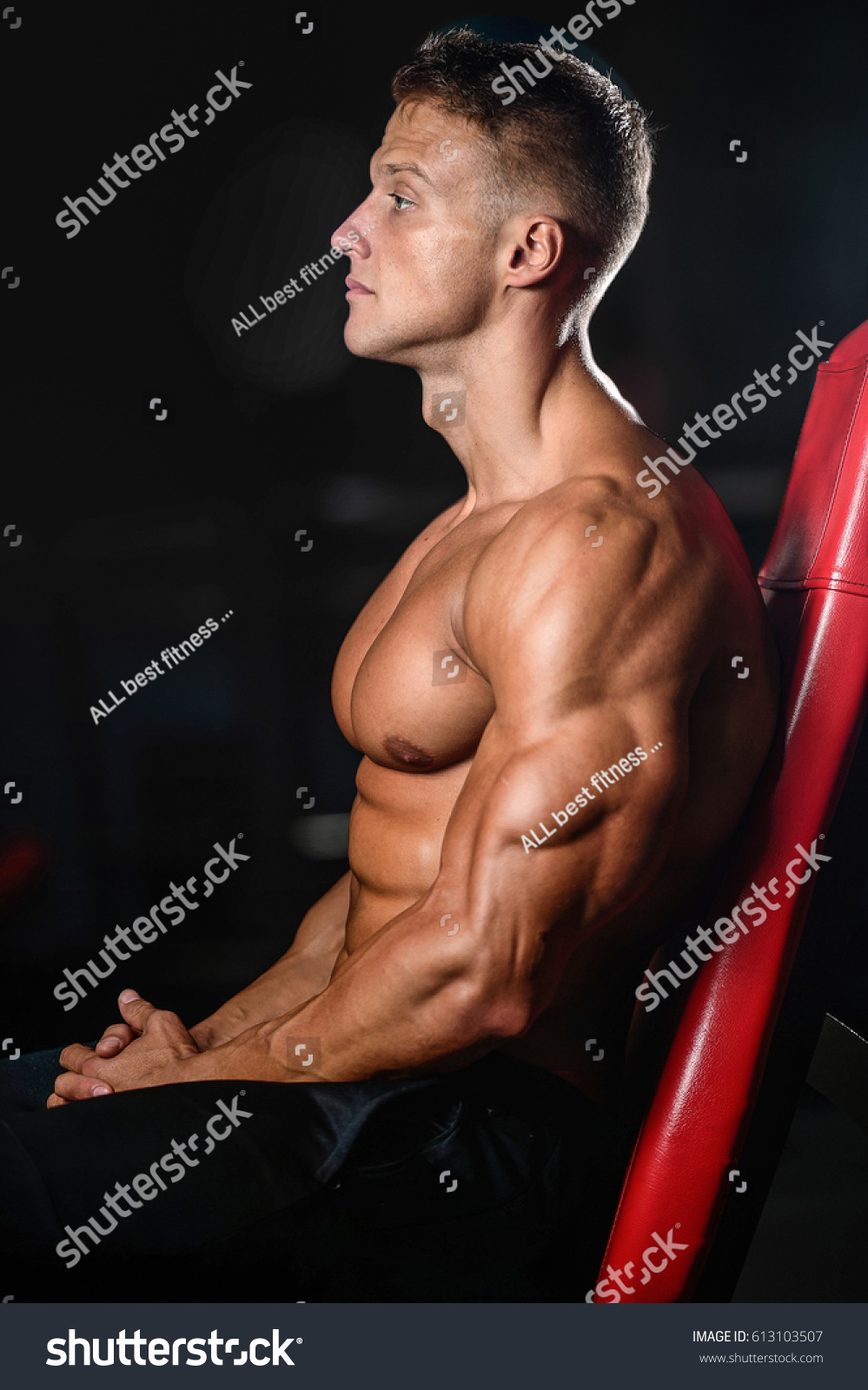 Sexy Portrait Very Muscular Shirtless Male Foto Stock Editar Agora