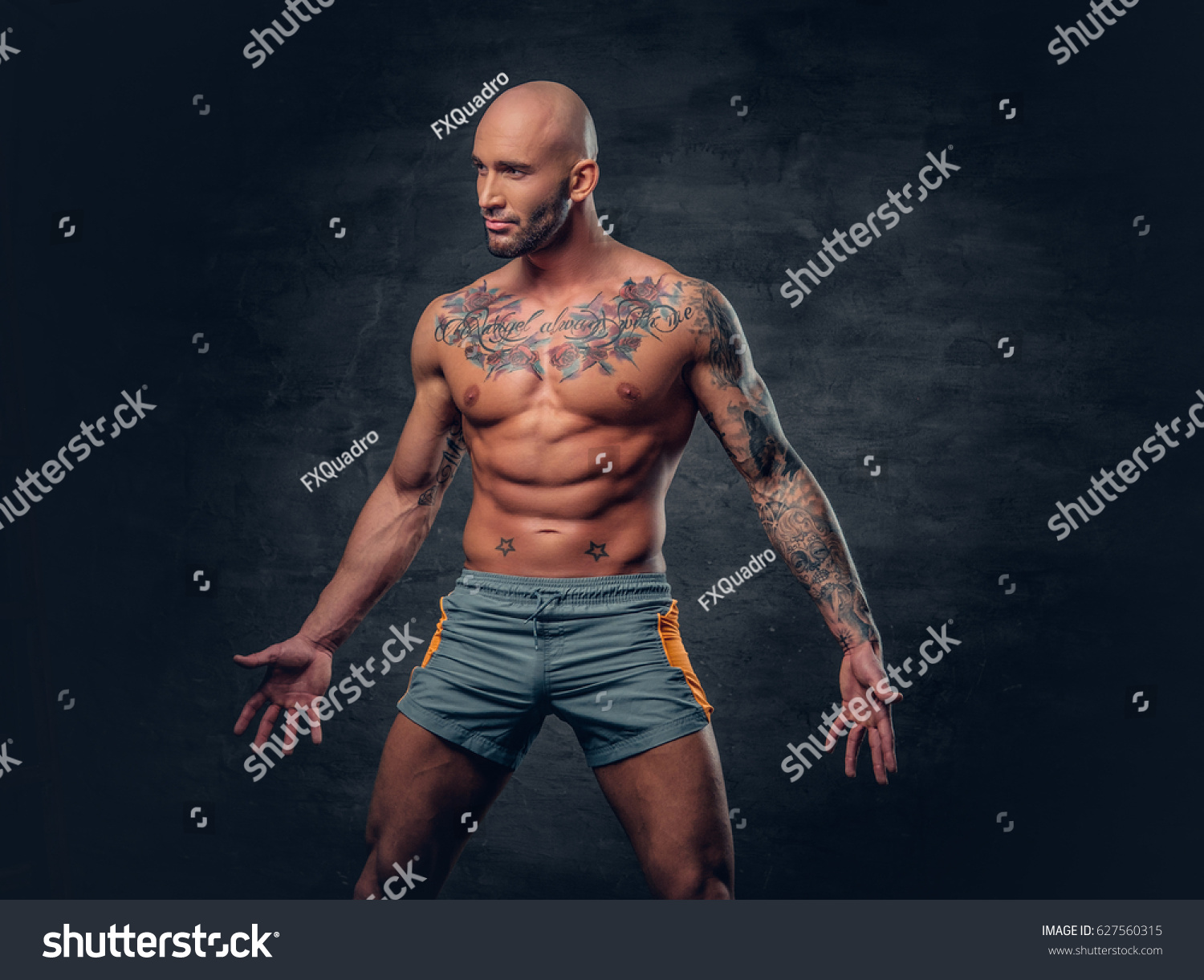 Shaved Head Shirtless Muscular Male Tattooed Foto Stok