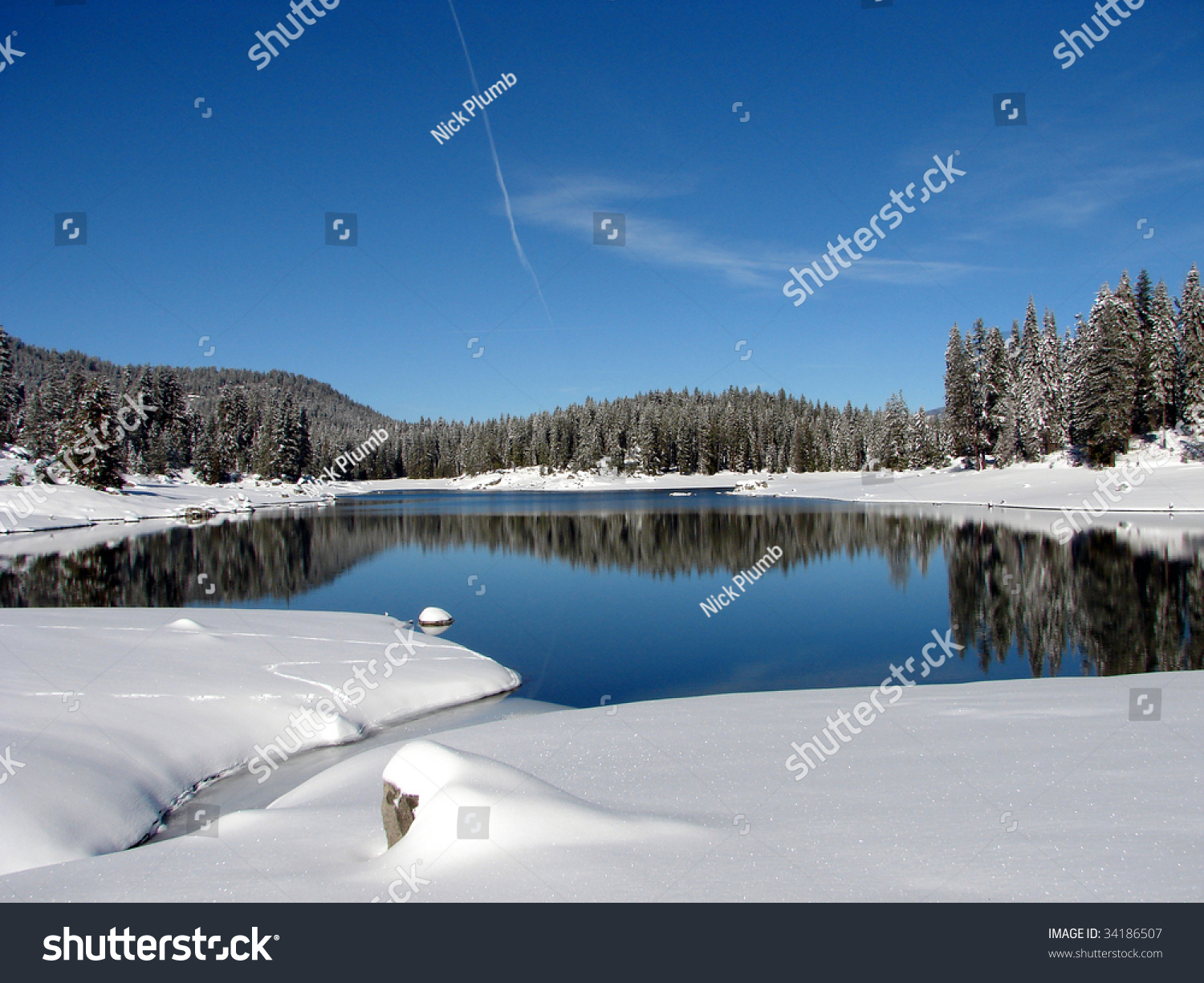 Shaver Lake In The Snow Stock Photo 34186507 : Shutterstock