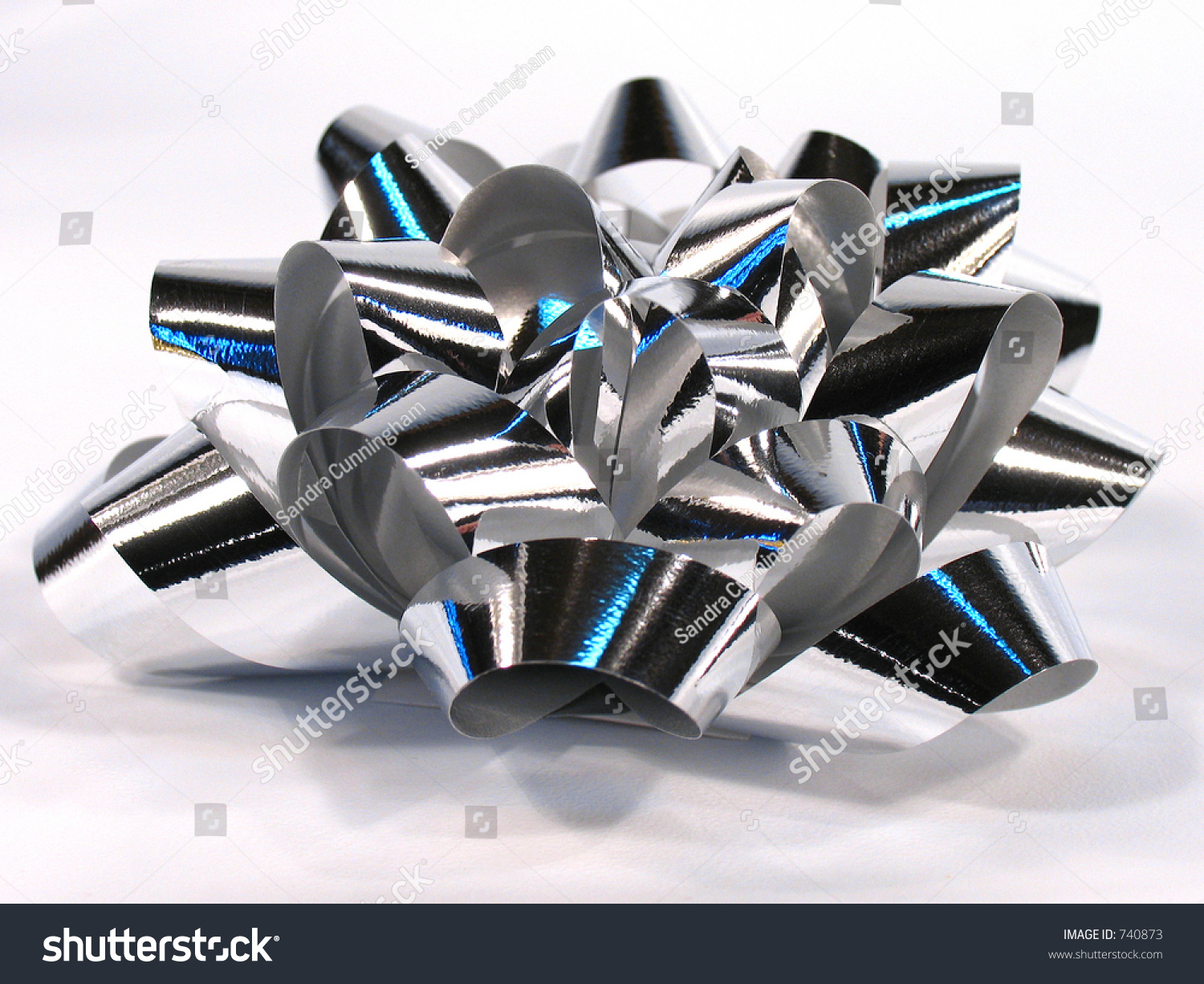 Silver Bow Stock Photo 740873 : Shutterstock