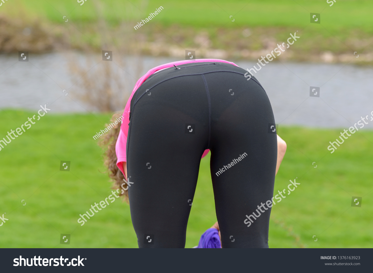 Girls Bending Over Pics