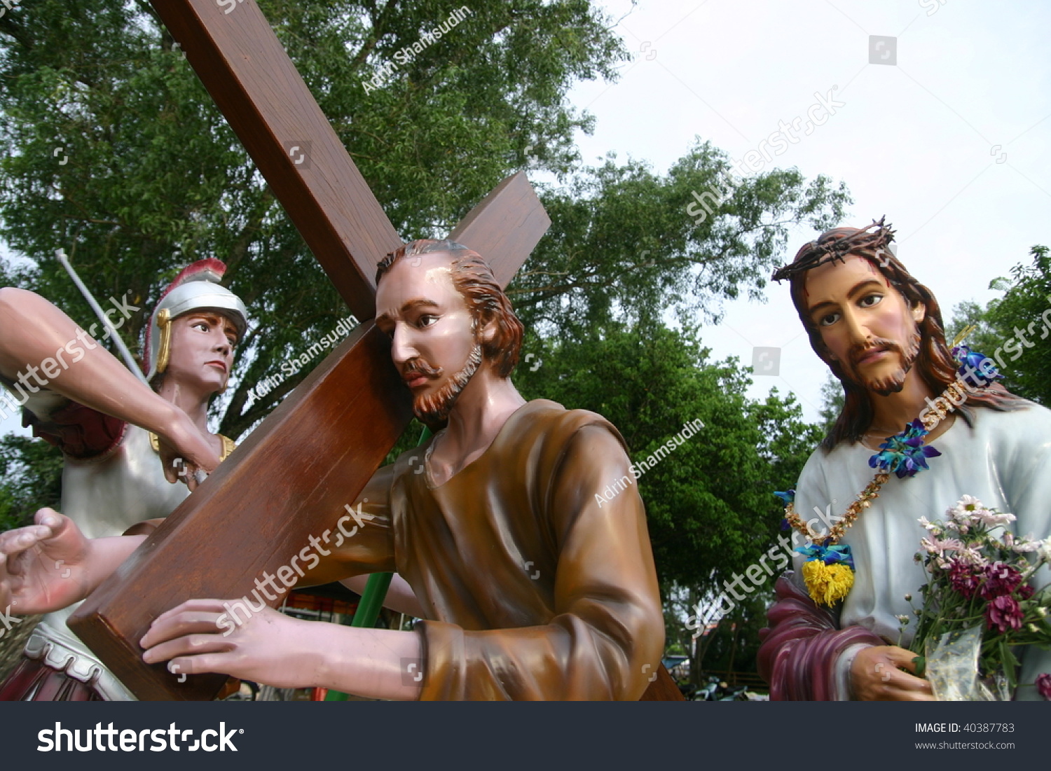 Statues Of Simon Of Cyrene And Christ Outside St Anne S