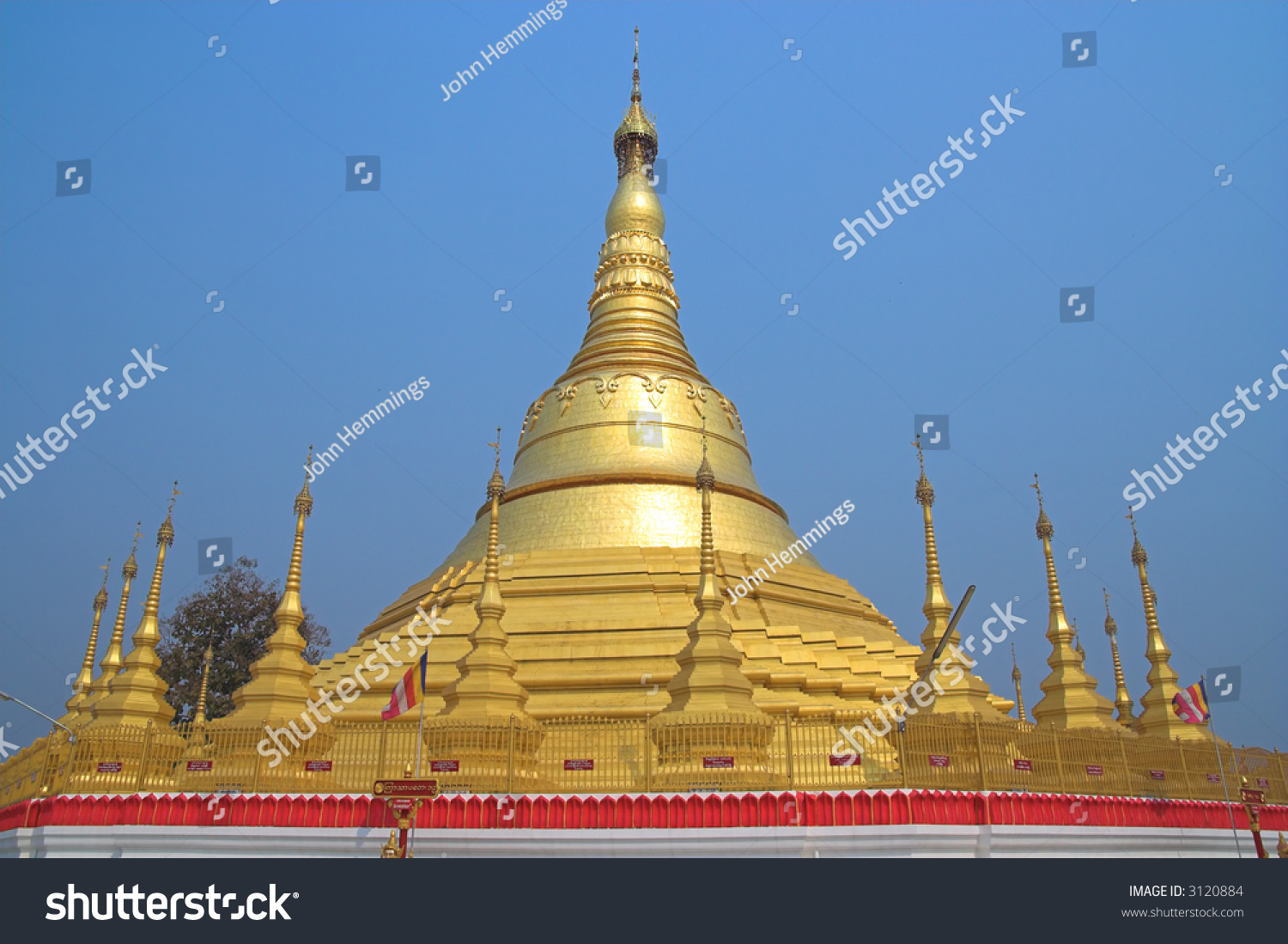 Tachileik Shwedagon Pagoda - Golden Triangle City, Burma Stock Photo ...