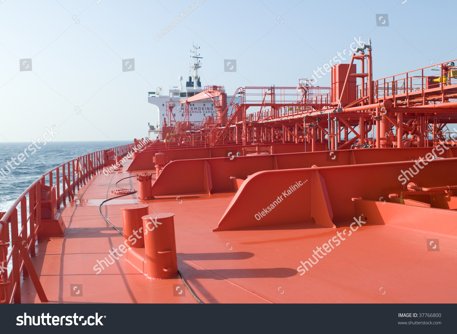 Tanker Crude Oil Carrier Ship Designed For Transporting Crude Oil With ...