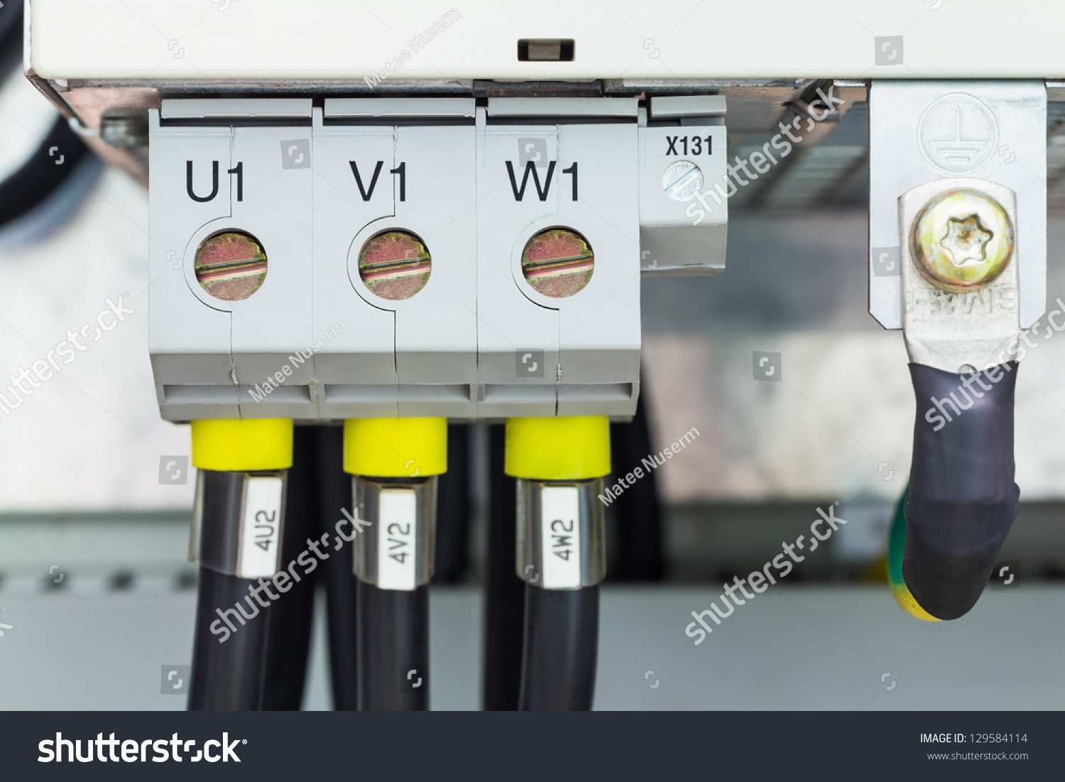 Circuit With Indicator Led Delayed Lock Out Circuit Pujt Voltage