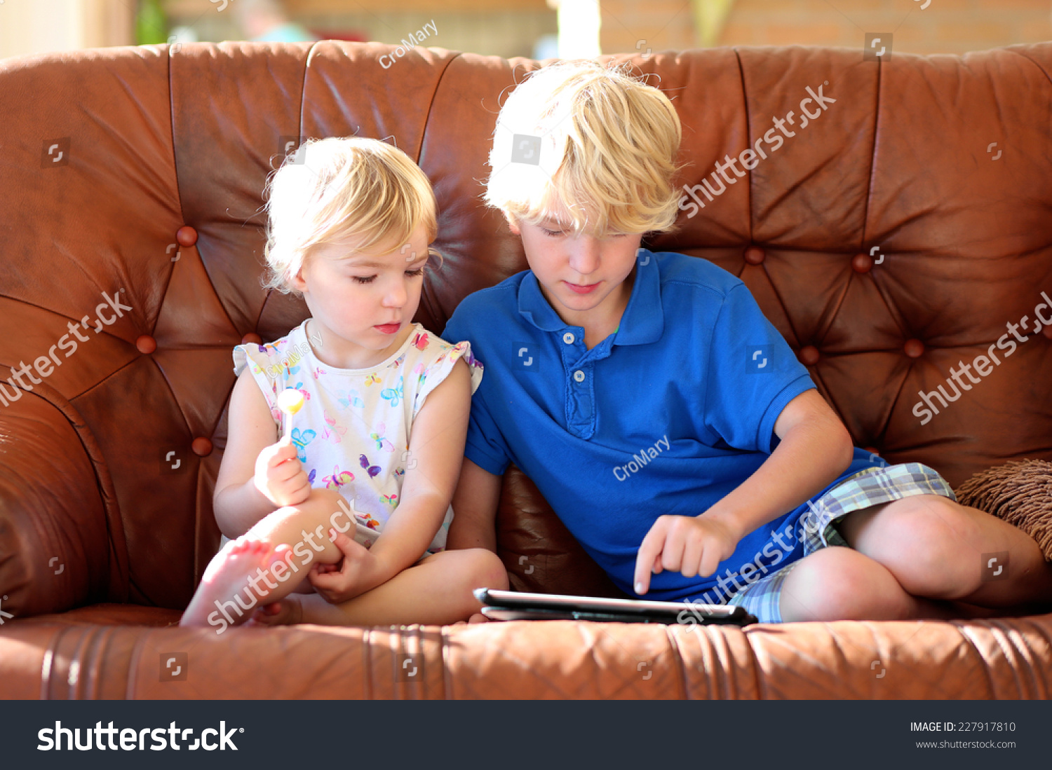 Инцест брат и молоденькая сестра онлайн