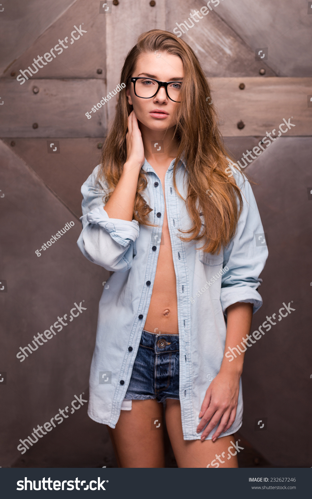 unbuttoned shirt outfit