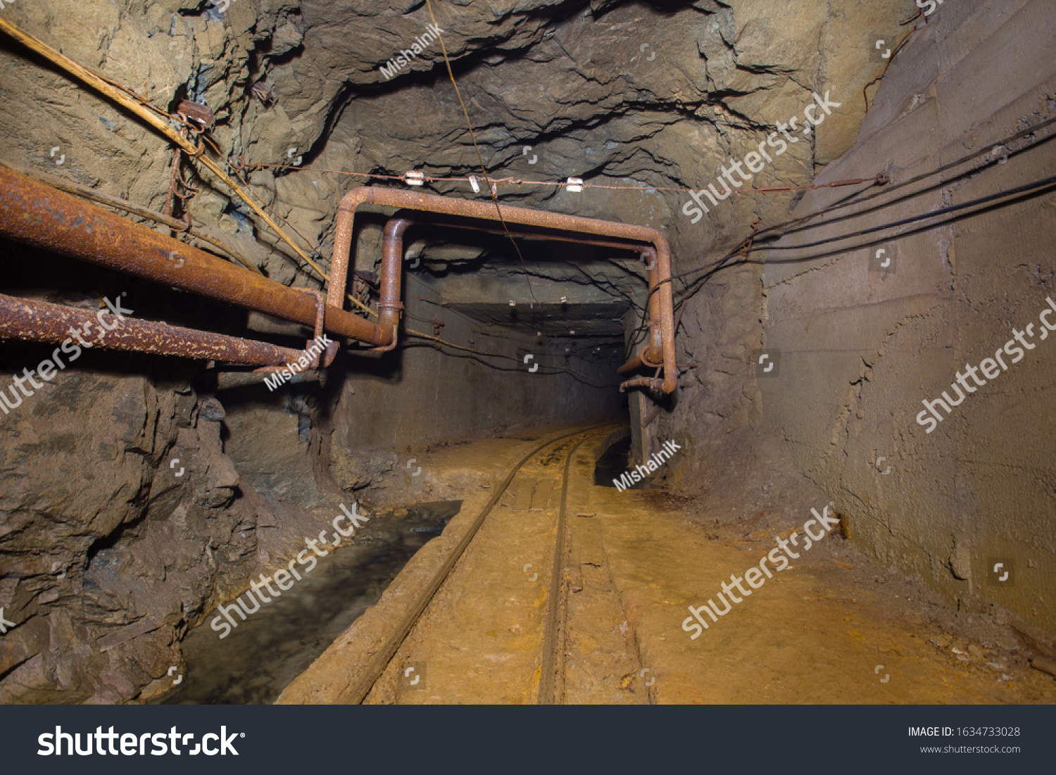 Underground Gold Mine Shaft Tunnel Drift Stock Photo Edit Now 1634733028