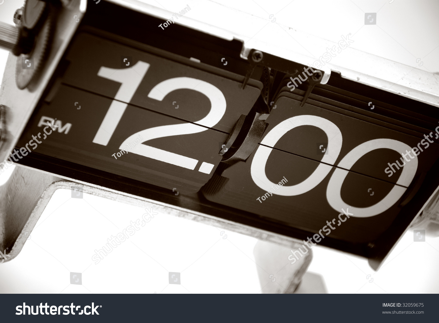 vintage-analog-clock-displays-12pm-or-lunchtime-stock-photo-32059675