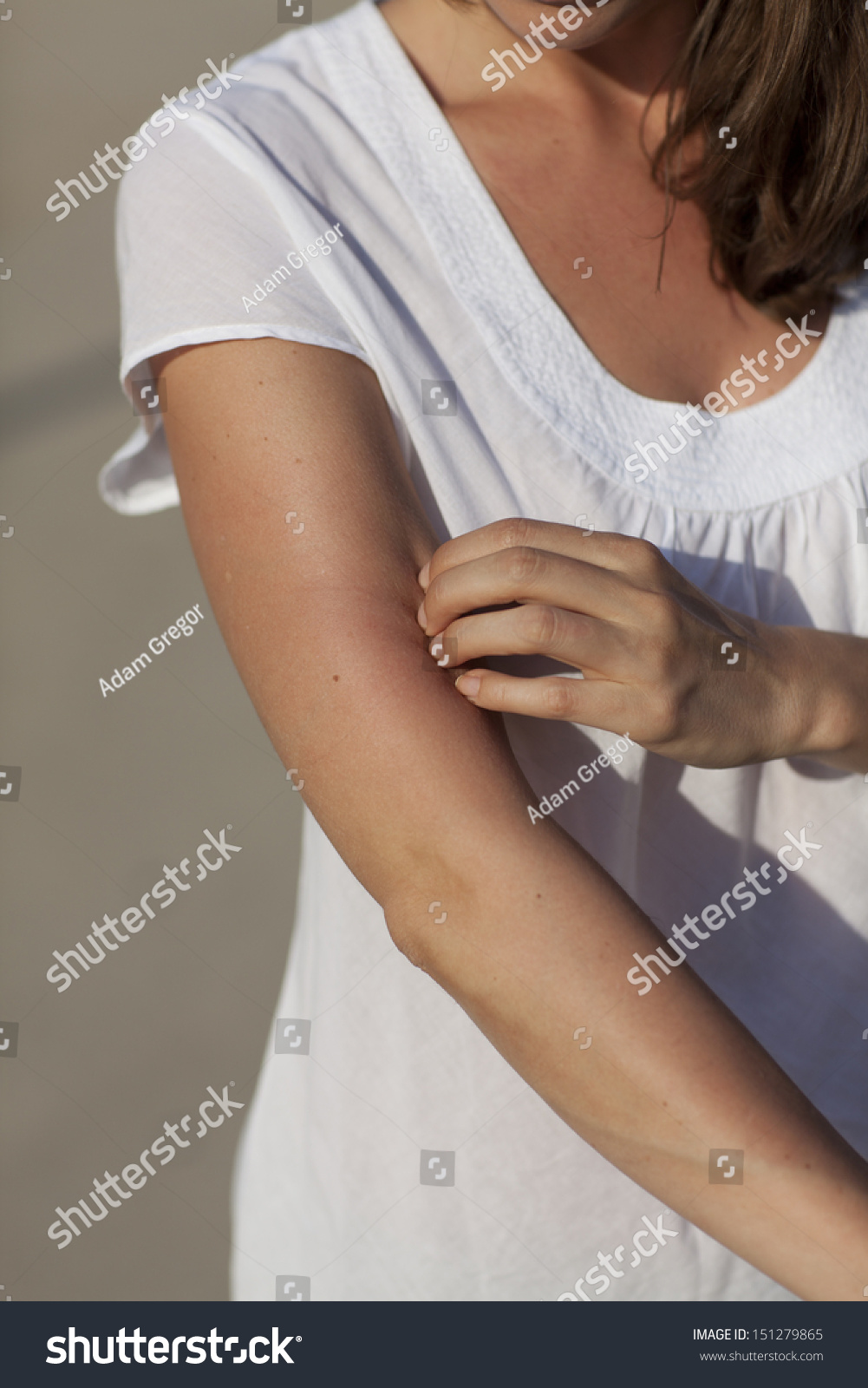 Woman Scratching Stock Photo 151279865 - Shutterstock