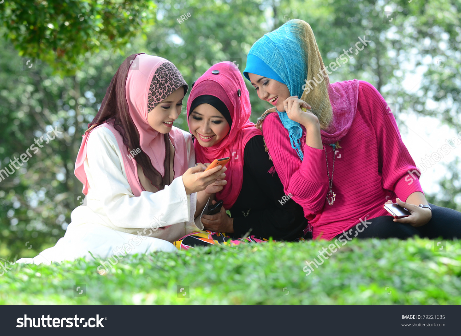 muslim single women in palisades park A muslim woman is suing a california police department over claims they forced her to remove her headscarf while in custody jennifer hyatt, a nurse from. muslim single women in palisades park A muslim woman is suing a california police department over claims they forced her to remove her headscarf while in custody jennifer hyatt, a nurse from.