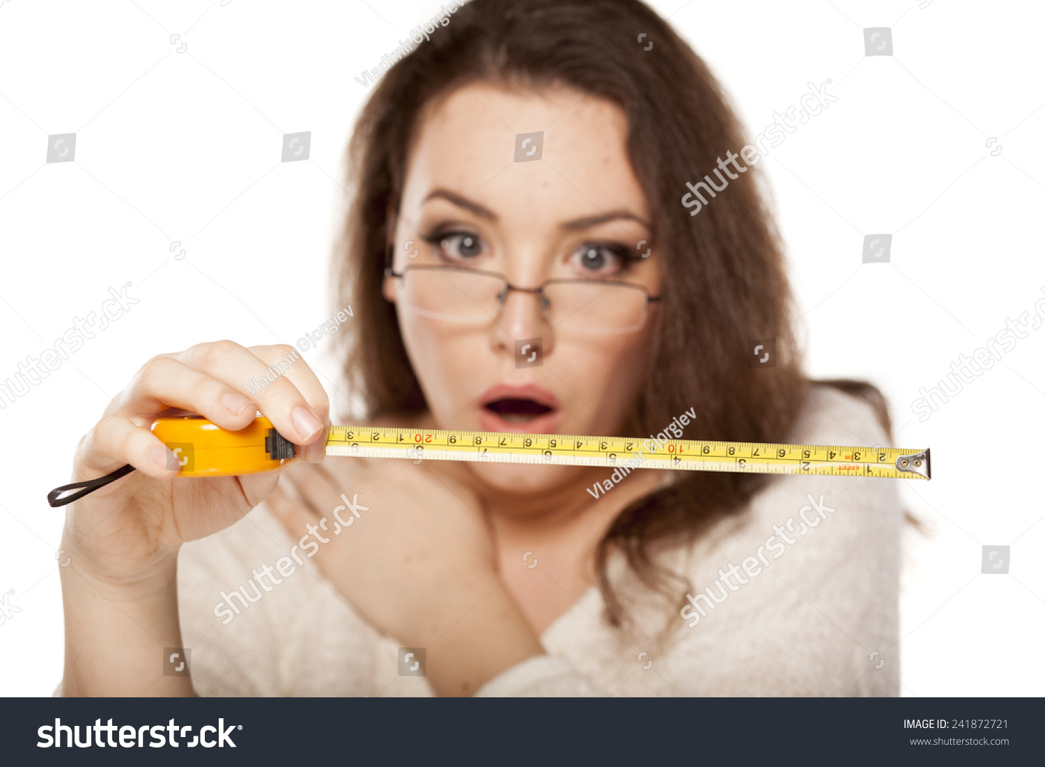 measuring a woman's figure