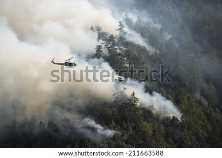 Fire fighting helicopter at the Lodge Fire, Northern California, August 2014