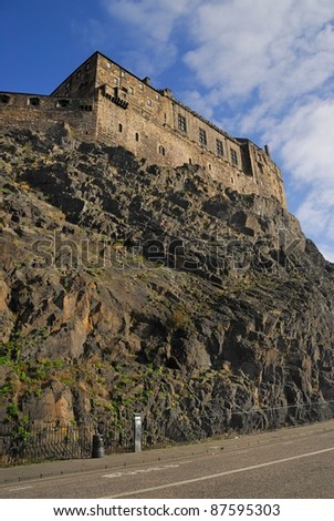 Side view from the street to Edinburgh Castle