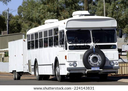 LEONORA, AUSTRALIA - MAY 4: old bus converted into a camper for Australian roads roam freely, may 4, 2007.