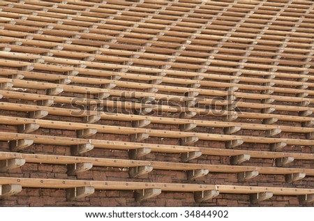 outdoor bench seating pattern at an outdoor venue
