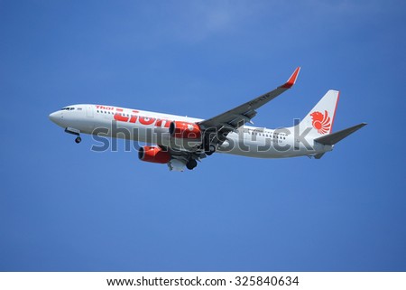 CHIANGMAI, THAILAND -OCTOBER  7 2015: HS-LTP Boeing 737-900ER of Thai lion air airline , landing to Chiangmai airport from Bangkok Don Muang Airport, thailand.