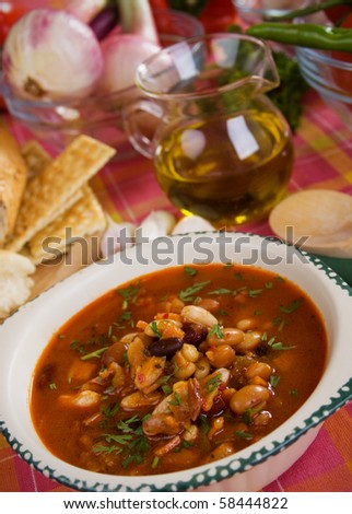 Kidney bean soup served in round bowl