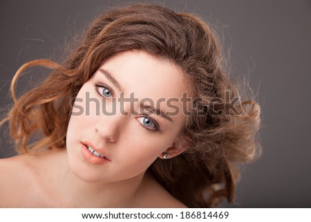 Fashion photo of woman with brown blonde beauty hair and natural make-up