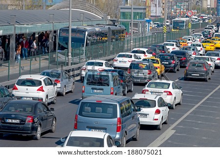 ISTANBUL, TURKEY - APRIL 9: Istanbul vehicle traffic. Mecidiyekoy way to go to pass through the Bosphorus Bridge-powered vehicles, the most famous and congested roads. Taken on April 9, 2014