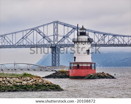 Tarrytown lighthouse and Tappan Zee Bridge on the Hudson River in New York,