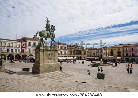 TRUJILLO, SPAIN - APRIL 4, 2015: Plaza mayor square with the conqueror Pizarro\'s equestrian statue situaded in the Medieval town of Trujillo, on April 4, 2015 in Trujillo, Caceres province, Spain.