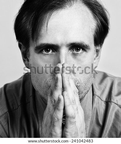 Closeup portrait of sensual man with nice face and eyes,detailed portrait of young good looking male model in grey background, Sad young man, man portrait close up, model, dad male, man in 35 years