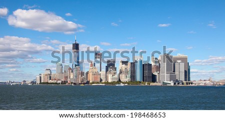 NEW YORK CITY, USA - SEPT 15, 2012: View on Manhattan and the Hudson from the Hudson River Waterfront Walkway in Brooklyn.