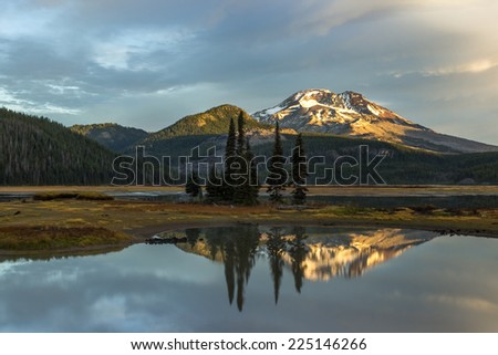 Sparks Lake in Central Oregon at Sunrise