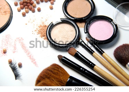 Similar – Foto Bild Komposition von Gesicht Pinsel auf hellem Hintergrund. Puderpinsel-Set. Kosmetika für Make-up. Flachlage, Ansicht von oben