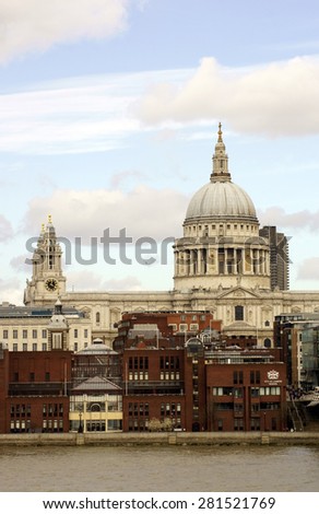 LONDON, UK - APRIL 01: The City of London school at the river thames and the St Paul\'s Cathedral behind it in fine weather on April 01, 2015 in London / St. Paul\'s Cathedral