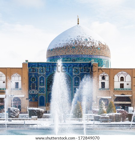 Sheikh Lutfollah Mosque is one of the architectural masterpieces of Safavid Iranian architecture, standing on the eastern side of Naghsh-i Jahan Square, Isfahan, Iran.