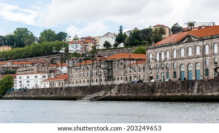 Coast of the River Douro with its beautiful architecture in Porto, Portugal. View from the River Douro, one of the major rivers of the Iberian Peninsula (2157 m)
