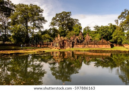 Banteay Srei or Banteay Srey , a 10th-century Cambodian temple dedicated to the Hindu god Shiva. Imagine de stoc © 