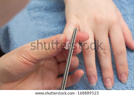 give shape nails