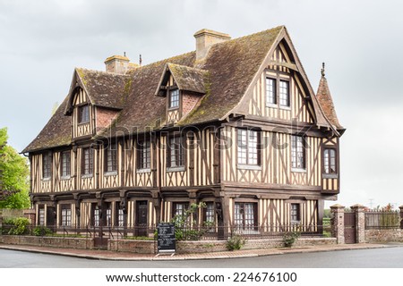 Beautiful Timber frame building with garden in Beuvron en Auge, Normandy, France