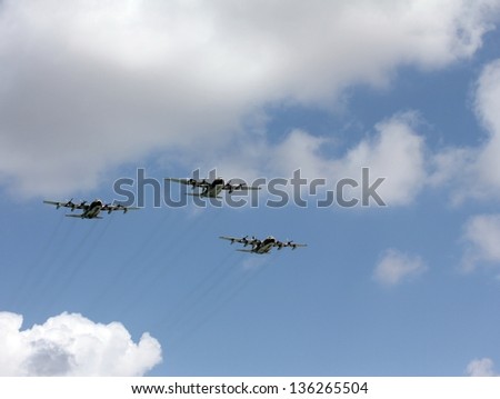 Three Israeli Air Force Hercules C-130 Transport Planes  at parade in honor of Independence Day Foto stock © 