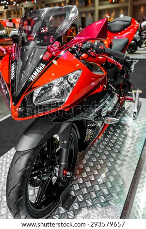 BANGKOK - JUNE 24 : Yamaha YZF R15 Motorcycle on display at Bangkok International Auto Salon 2015 on June 24, 2015 in Bangkok, Thailand. Event of decoration and modify car.