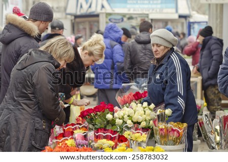 VOLGOGRAD - MARCH 8:The high demand for flowers in connection with international women\'s day on the streets  March 8, 2015 in Volgograd, Russia.