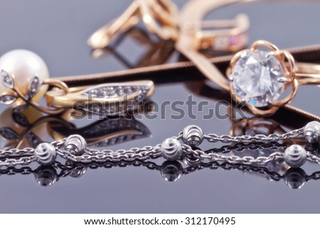 engagement silver ring with precious stones and fine silver chain