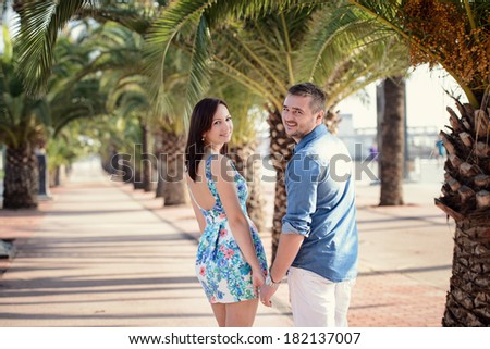 Young and beautiful couple, photo session in Barcelona