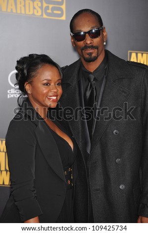 LOS ANGELES, CA - NOVEMBER 22, 2009: Snoop Dogg & wife Shante Taylor at the 2009 American Music Awards at the Nokia Theatre L.A. Live.