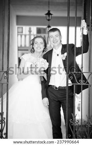 Black and white photography bride and groom